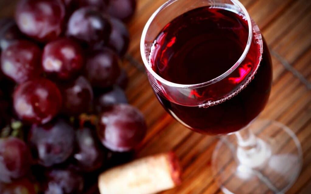 ist es möglich, mit Psoriasis Rotwein zu trinken 